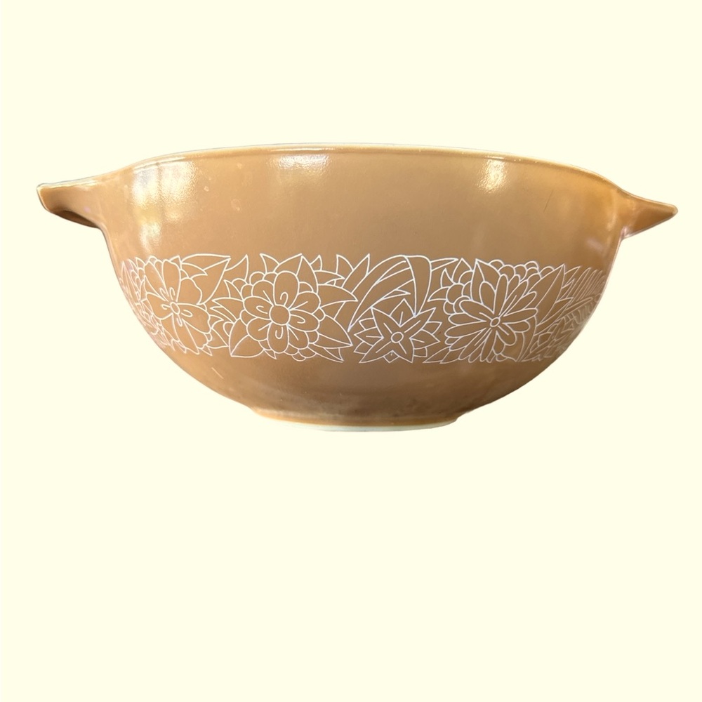 Pyrex Tan Bakeware Mixing Bowl